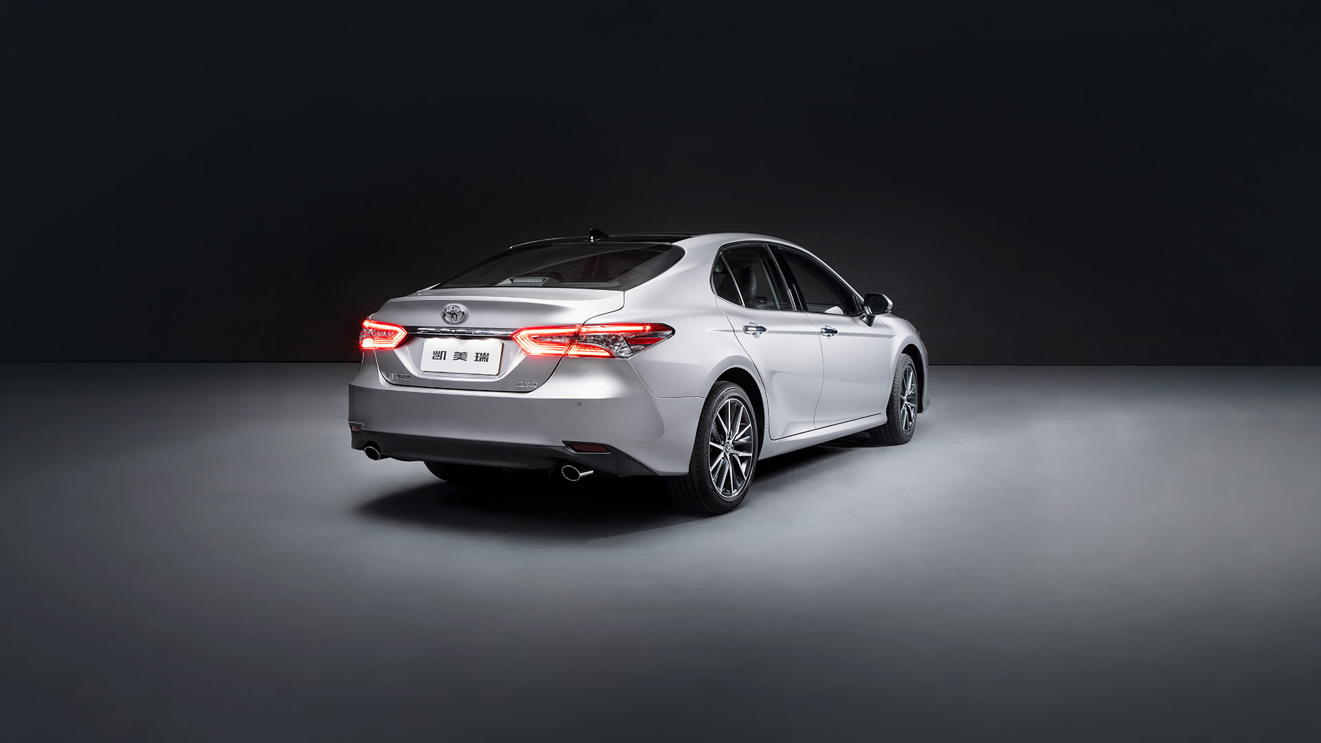 Toyota Camry SE view 2